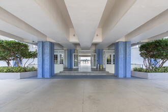 South Bay Club in Miami Beach, FL - Building Photo - Building Photo