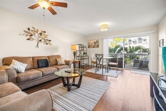 6826 Stonesthrow Cir N in St. Petersburg, FL - Building Photo - Building Photo