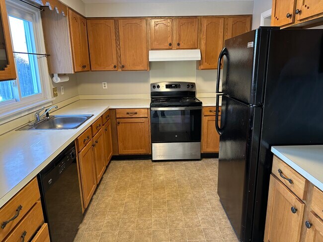 52 Starboard Dr, Unit 52 Starboard in Cape Elizabeth, ME - Building Photo - Building Photo