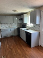 18005 Queen Elizabeth Dr in Olney, MD - Building Photo - Building Photo