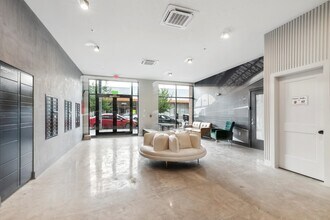 308 W Chelten Ave in Philadelphia, PA - Building Photo - Building Photo