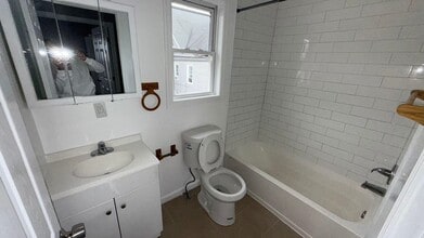 766 E 26th St in Paterson, NJ - Building Photo - Building Photo