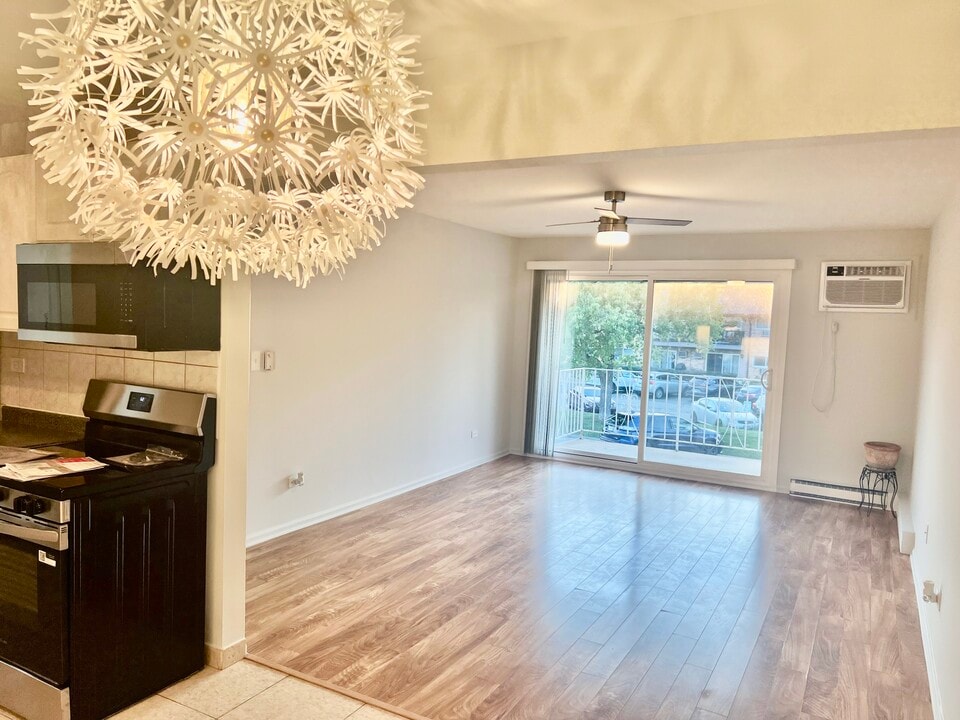 860 E Old Willow Rd, Unit #228 in Prospect Heights, IL - Building Photo
