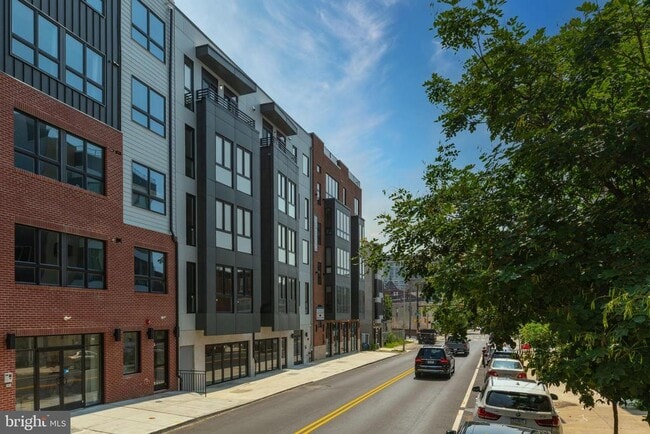 1519 Ridge Ave in Philadelphia, PA - Foto de edificio - Building Photo