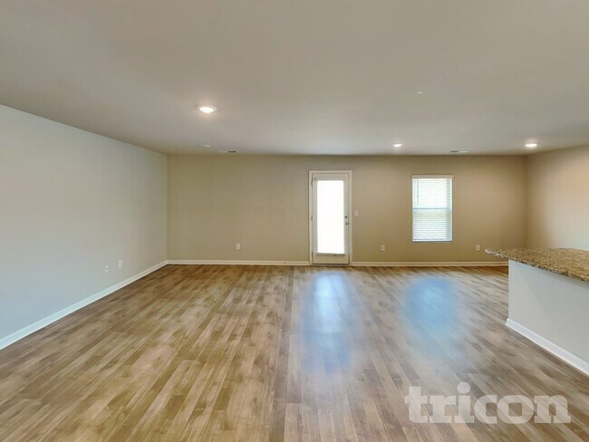 930 Equine Dr in Roebuck, SC - Building Photo - Building Photo