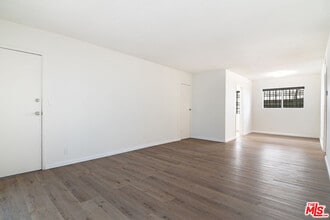1937 S Bedford St in Los Angeles, CA - Building Photo - Building Photo