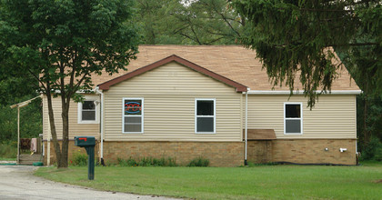 24-26 N Four Mile Run Rd in Youngstown, OH - Building Photo - Building Photo