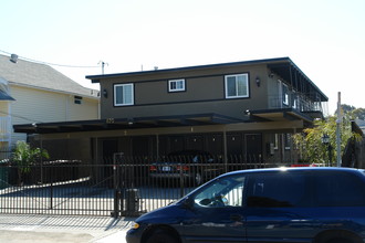 872 S 45th St in Richmond, CA - Building Photo - Building Photo