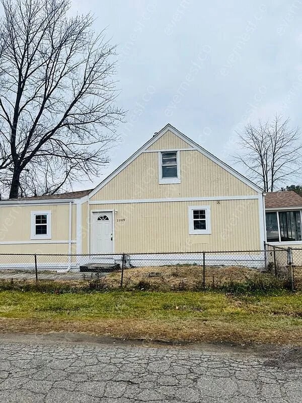 21109 Woodward St in Clinton Township, MI - Building Photo - Building Photo