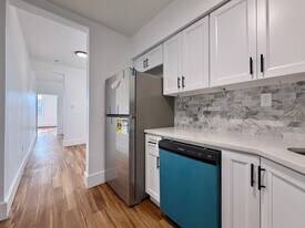 212 15th St in Jersey City, NJ - Building Photo