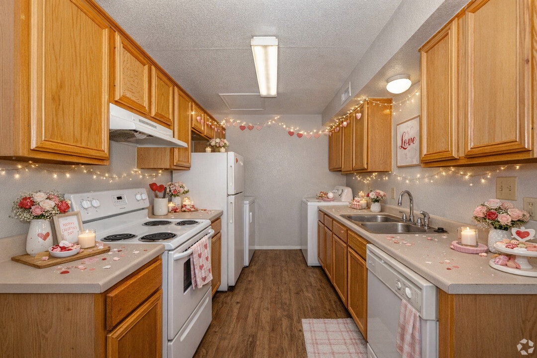 Park Ridge Apartments in McPherson, KS - Building Photo