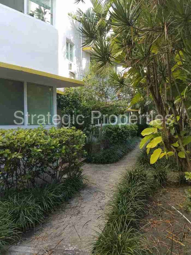 6941 Bay Dr in Miami Beach, FL - Building Photo - Building Photo
