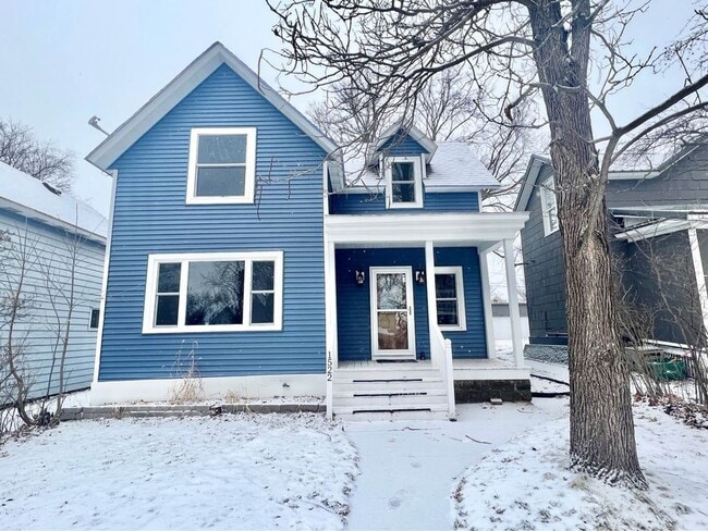 property at 1522 E Madison St