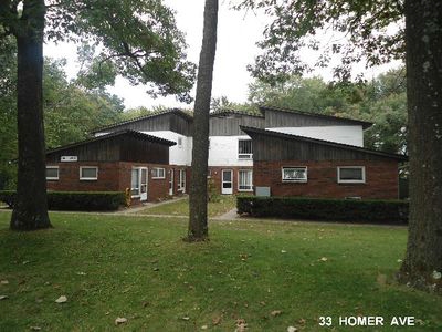 33 Homer Ave in Chicopee, MA - Foto de edificio