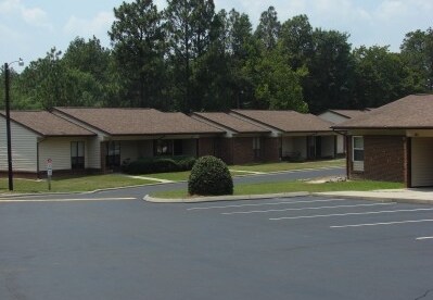 Quail Hollow Apartments in Hamlet, NC - Foto de edificio