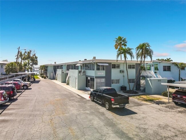 1840 Shore Dr S in South Pasadena, FL - Building Photo - Building Photo