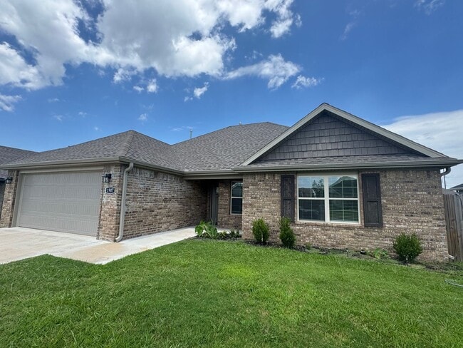 property at 1907 E Hudson Dr