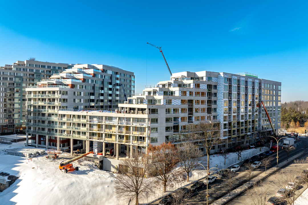5050 De L'assomption Boul in Montréal, QC - Building Photo