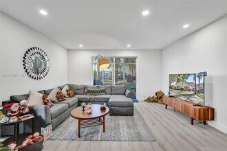 3643 San Simeon Cir in Weston, FL - Building Photo - Building Photo