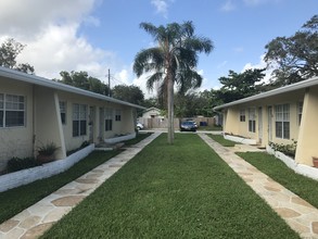 928-932 SW 15th Ter in Fort Lauderdale, FL - Building Photo - Building Photo