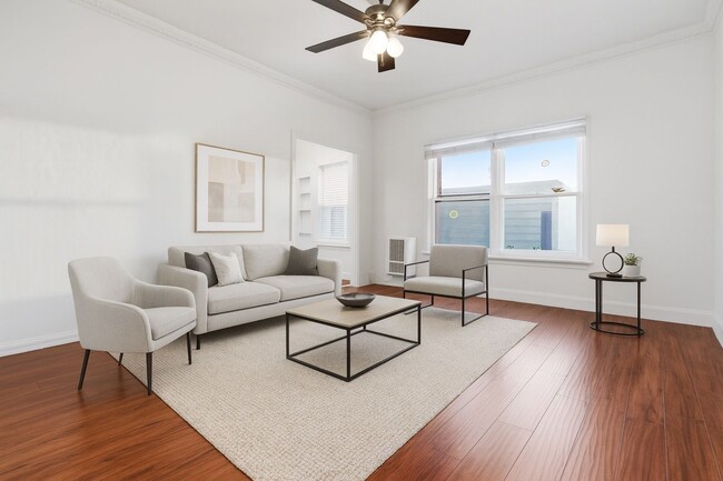 property at 724 S Mariposa Ave