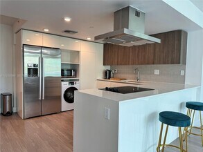 1025 92nd St in Bay Harbor Islands, FL - Building Photo - Building Photo