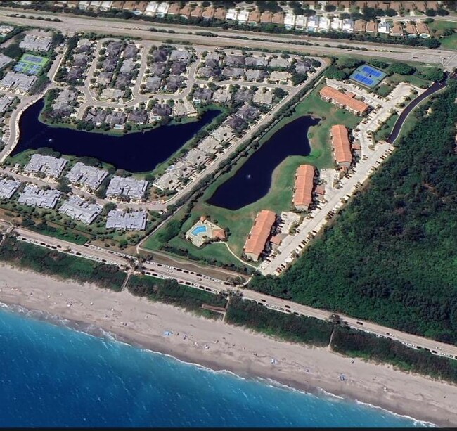 301 Ocean Bluffs Blvd in Jupiter, FL - Building Photo - Building Photo