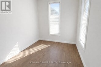 36 Oakridge Ave in St Catharines, ON - Building Photo - Building Photo