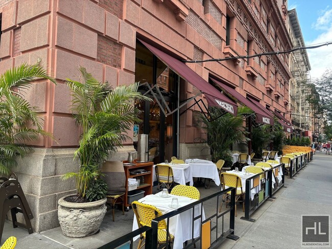 WEST 79 STREET in New York, NY - Foto de edificio - Building Photo