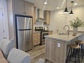 4650 E Lake Mead Blvd in Las Vegas, NV - Building Photo - Building Photo