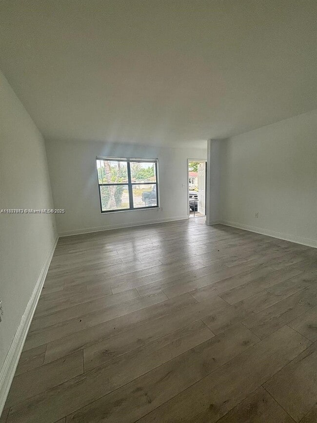 11741 NE 14th Ave in Miami, FL - Building Photo - Building Photo