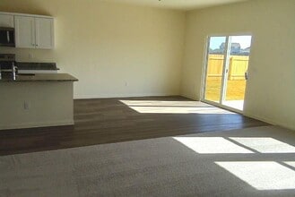 12817 Samuel Adams Dr in Manor, TX - Building Photo - Building Photo