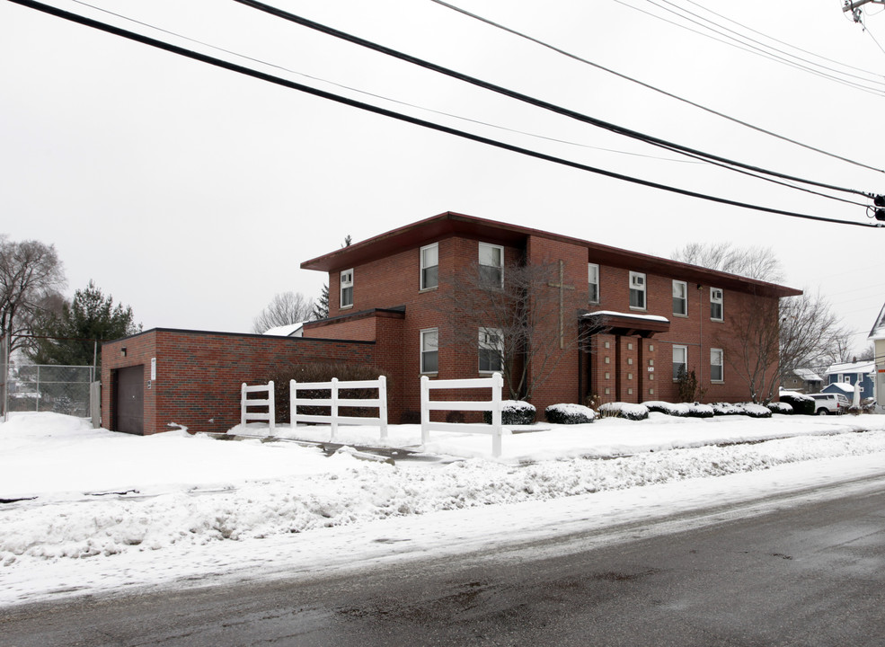 1459 Superior Ave NE in Canton, OH - Building Photo