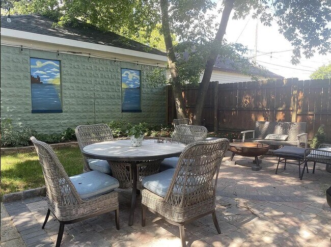 2973 S Kinnickinnic Ave in Milwaukee, WI - Building Photo - Building Photo