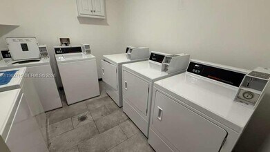 402 NW 12th Ave in Miami, FL - Building Photo - Building Photo