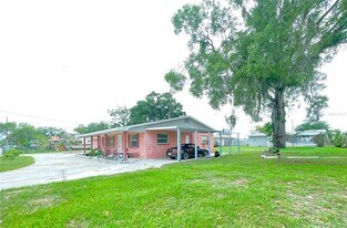 2117 Calusa Trail in Holiday, FL - Building Photo