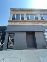 1719 W Chicago Ave in Chicago, IL - Building Photo
