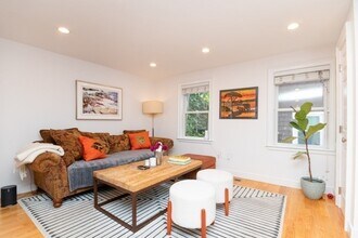 10 Noble Ct in Boston, MA - Building Photo - Building Photo