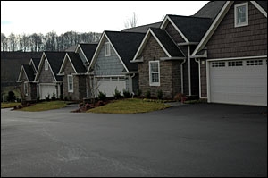 Wakefield Village in Jonesborough, TN - Foto de edificio