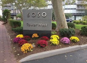 6050 JFK Blvd E in West New York, NJ - Building Photo