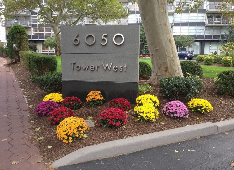 6050 JFK Blvd E in West New York, NJ - Building Photo