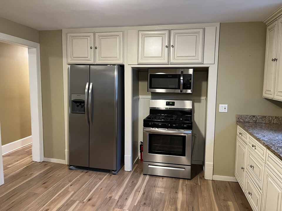 127 Jefferson St in Saratoga Springs, NY - Building Photo