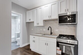 8022 S Ellis Ave in Chicago, IL - Building Photo - Building Photo