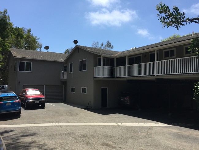 530 E Anapamu St