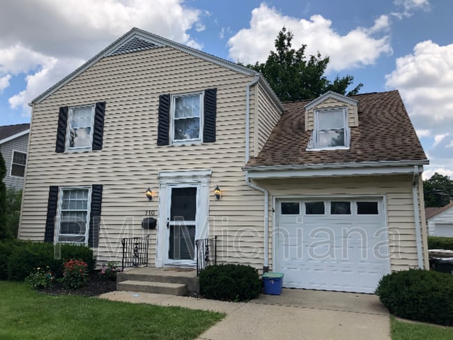 property at 110 S Hawthorne Dr