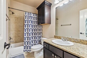 1049 W 22nd St in Houston, TX - Building Photo - Building Photo