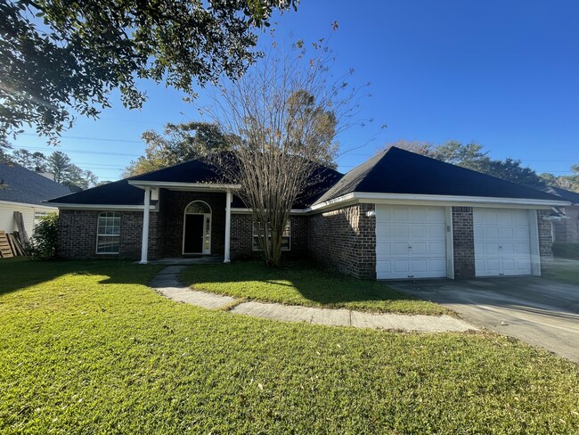 property at 105 Laurens Ln