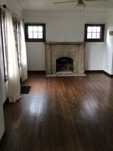 17501 Harland Ave, Unit 2 in Cleveland, OH - Foto de edificio - Building Photo