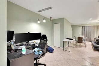 2778 SE Birmingham Dr in Stuart, FL - Building Photo - Building Photo