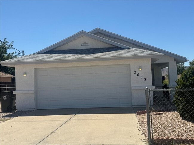 property at 3653 N Roosevelt St
